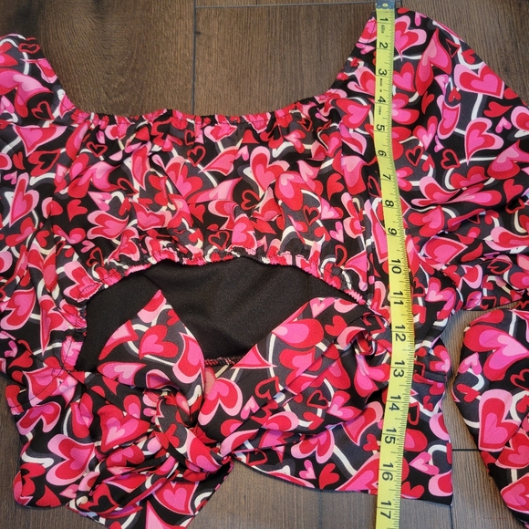 Madden NYC Juniors Heart Pattern Cropped Long Sleeve Back Tie‎ Top Size XL - Picture 11 of 11